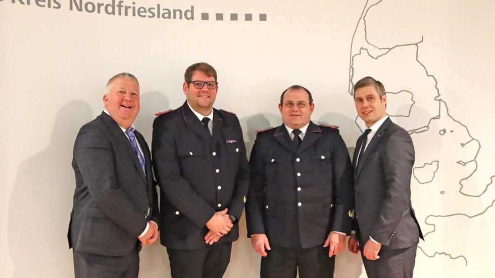 Besondere Ehrung für erfahrene Feuerwehrleute