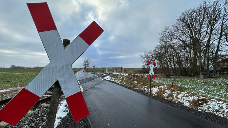 Terminverschiebung: Bauarbeiten der Bahn in Eiderstedt