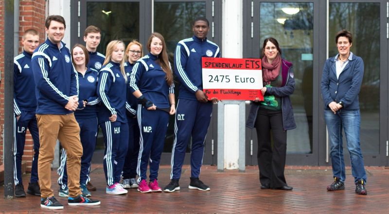 Sportprofil unterstützt Flüchtlingshilfe