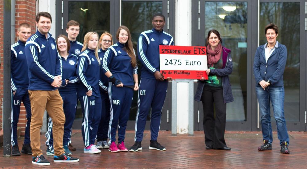 Sportprofil unterstützt Flüchtlingshilfe