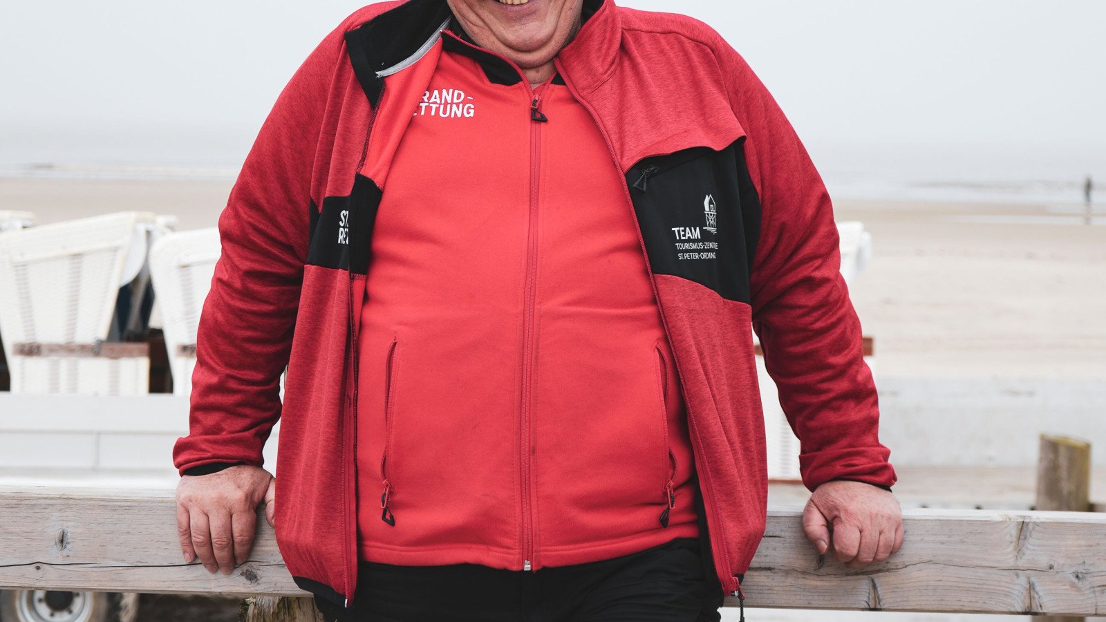 Strandchef Heinzi Hecke macht den Auftakt für die Deichmomente-Live-Tour