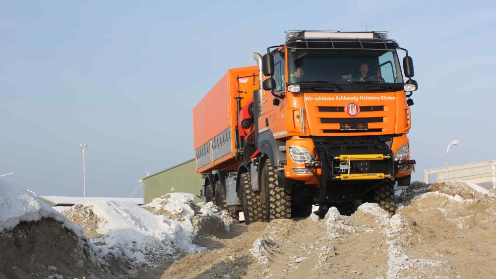 LKN.SH erhält Vielzweck-LKW für Ölbekämpfung