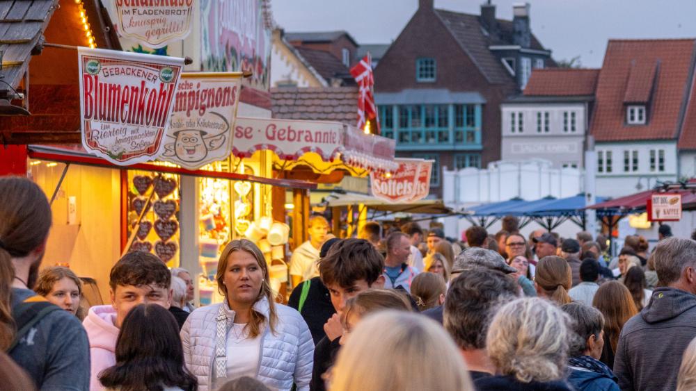 5.000 Plastikenten, Tauziehen und Live-Rock: Erste Programm-Highlights stehen fest