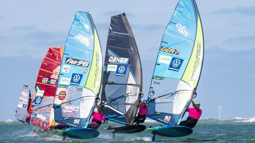 Es geht um 20.000 Euro: Windsurf-Elite in St. Peter-Ording