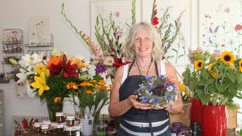 Blumen und Kunst am Tönninger Marktplatz
