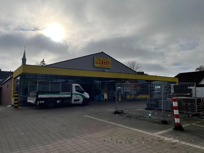 Eine Filiale des Einzelhändlers Netto in der Stadt Tönning.